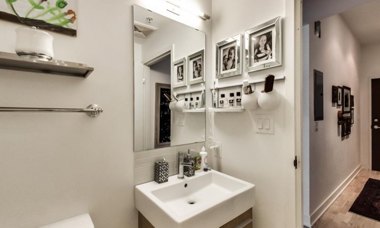 152 Annette Street Bathroom