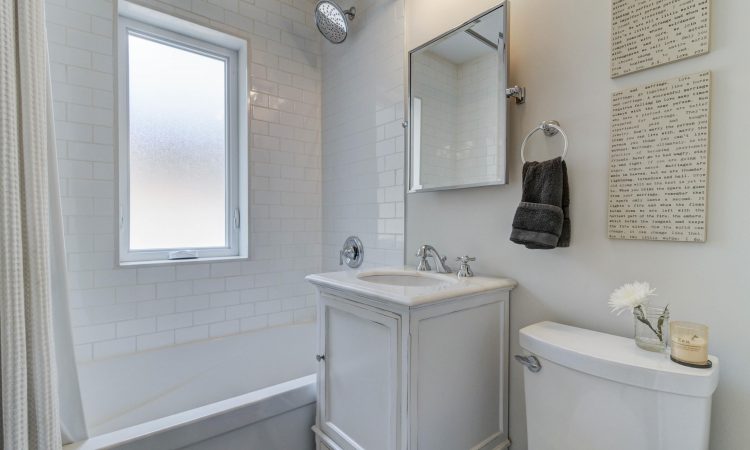 24 Westrose Avenue Bathroom