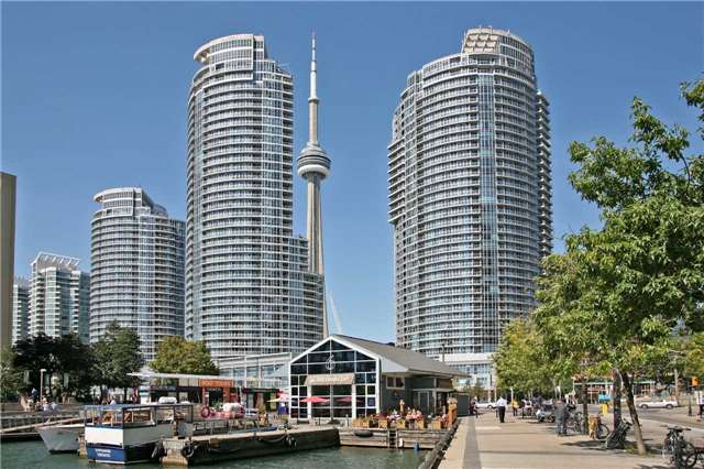 Living in Toronto's Harbourfront: Why We Love it! | Toronto Realty Boutique